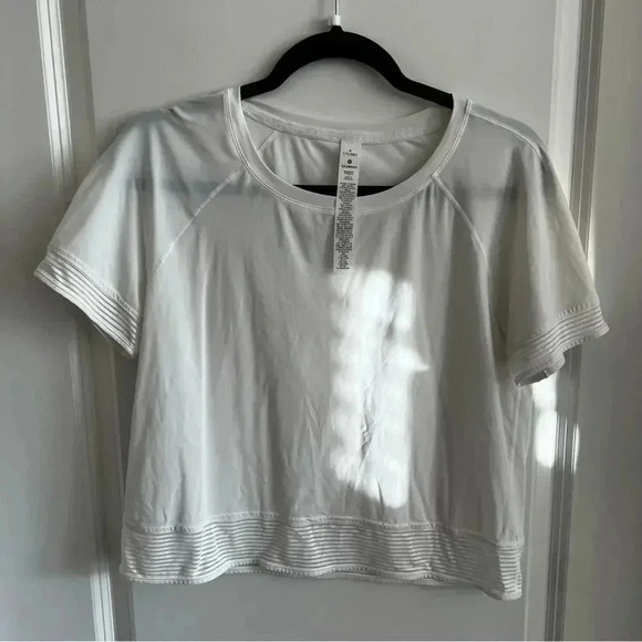 860 Lululemon Stripe in Stride Short Sleeve Tee Size 6 - Picture 4 of 7